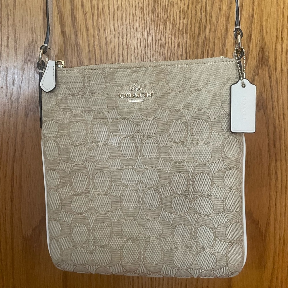 Like New Coach Crossbody Purse